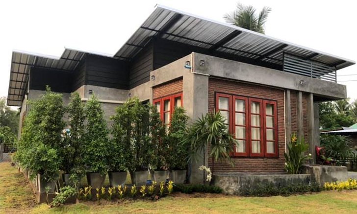 บ้านโมเดิร์นลอฟท์ชั้นเดียวสุดกะทัดรัด โดดเด่นด้วยปูนเปลือยทั้งภายในและภายนอก