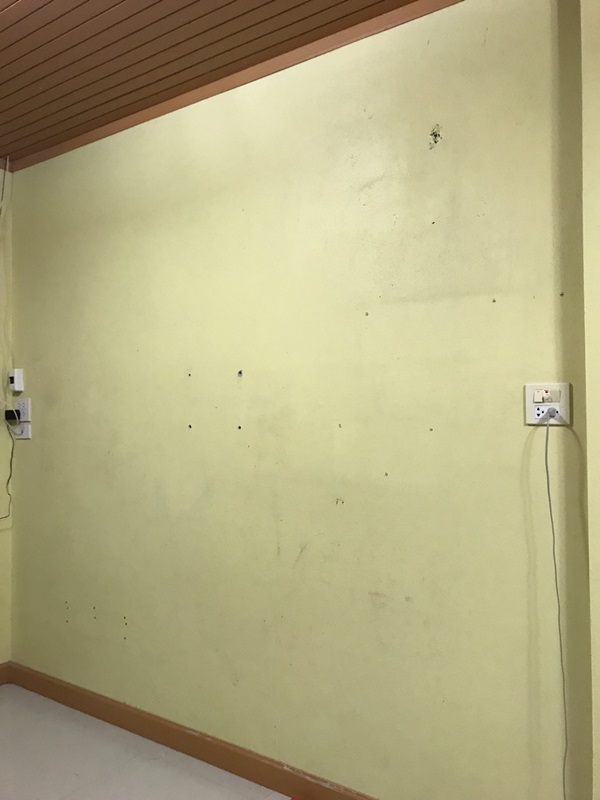 พื้นผนังเดิม