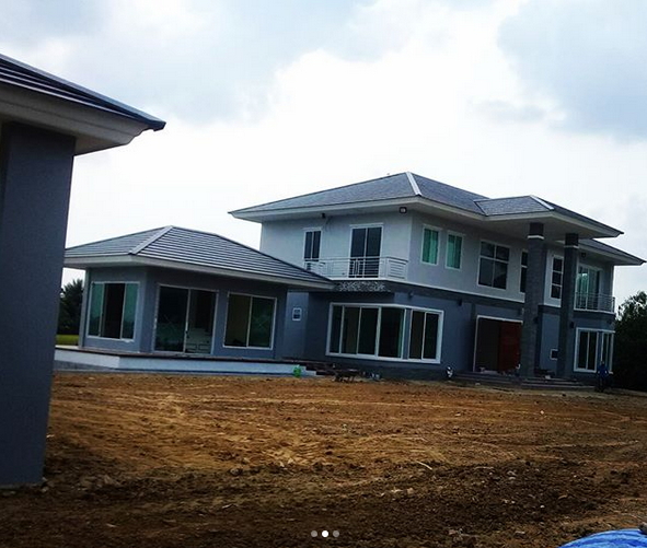 รวมร ปภาพของ จ ะ อาร สยาม สร างบ าน 10 ล านบนท ด น 5 ไร ให พ อ แม ม ห องพ อแก เล งบ นปลายทำสวน ร ปท 4 จาก 27