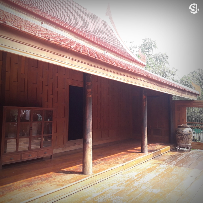 เรือนไทยสายน้ำ จามจุรี