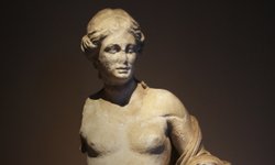 Hermaphroditus เทพในตำนานกรีก ที่มีทั้งอวัยวะเพศชายและหญิงในร่างเดียว