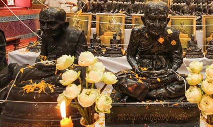 "หลวงปู่ทวด" (วัดไทรใต้) ศักดิ์สิทธิ์และปาฏิหาริย์ในทุกๆด้าน!