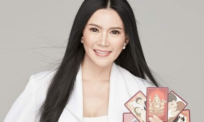 อ.ชัญญา เปิดไพ่ผ่าดวง 12 ราศี เดือนสิงหาคม 2561