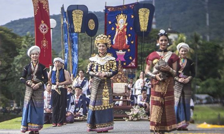 งดงามอลังการ! "พิธีไหว้ครู" ล้านนา คณะวิจิตรศิลป์ รุ่น 34