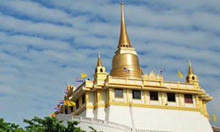 ไหว้พระ เสริมดวงที่งานภูเขาทอง