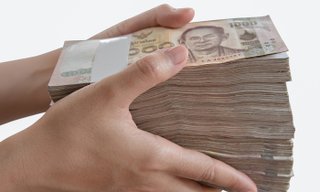 คาถาบูชาขอโชคลาภ  7 วัน  7 บท