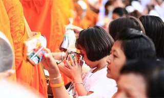เคล็ดเสริมสิริมงคลให้กับตัวเอง ด้วยการกราบพระสังฆคุณ