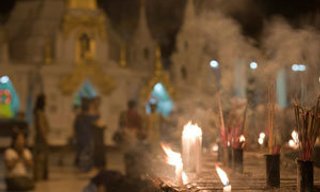 ขั้นตอนการเวียนเทียนตามหลักชาวพุทธ