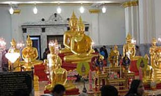 ไหว้พระไหว้เทพ โชคดี มีลาภ