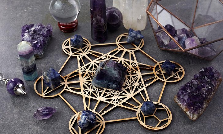 .อัญมณี 12 ราศี เสริมศรี เสริมเดชด้วยอัญมณีตามราศีเกิด.