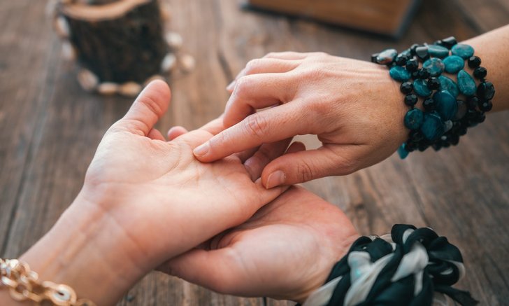 .เส้นลายมือแต่ละเส้น ใช้ทำนายเรื่องใดบ้าง?.