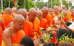 ชวนทำบุญเข้าพรรษา 4 ภาค สืบสานประเพณีไทย