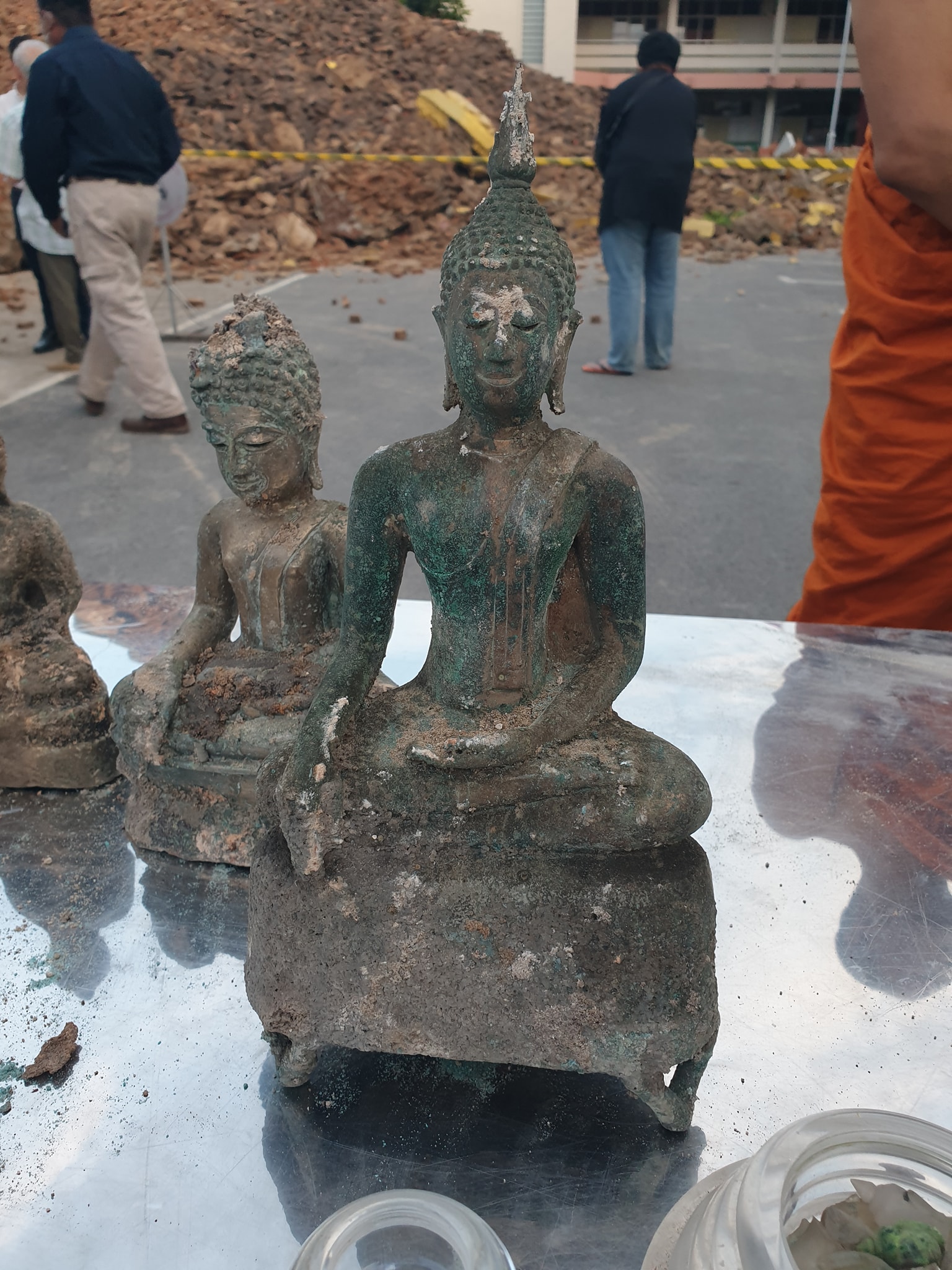 พระพุทธรูปกรุแตก ภาพโดย Nubkao Kiatchaweephan