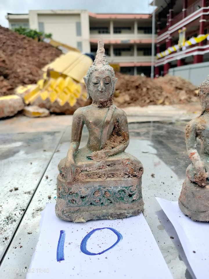 พระธาตุถล่มกรุแตก