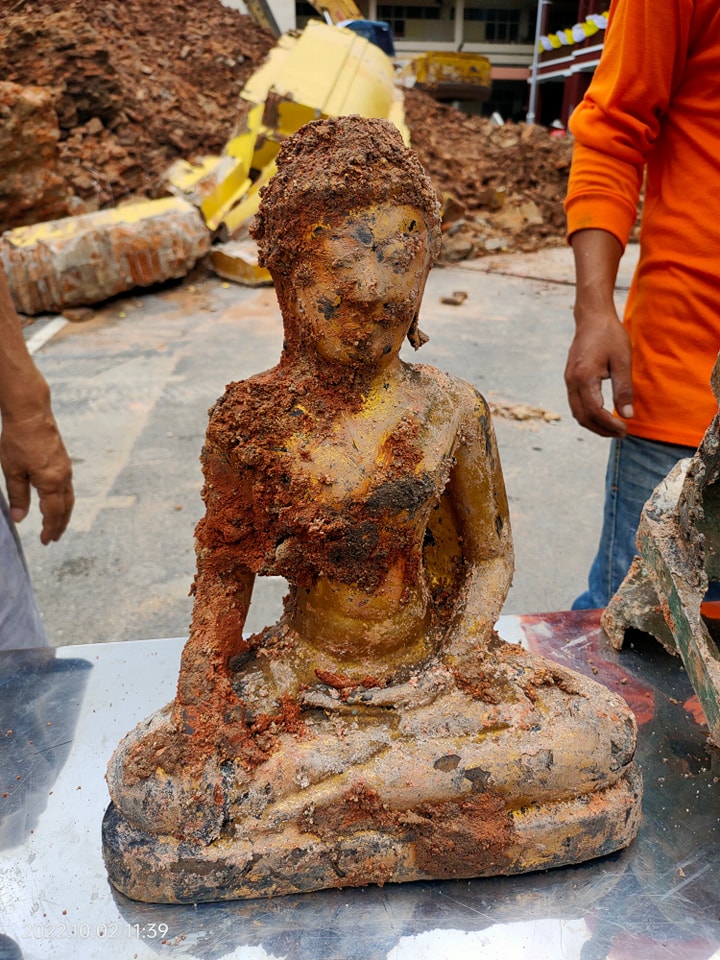 พระธาตุถล่มกรุแตก