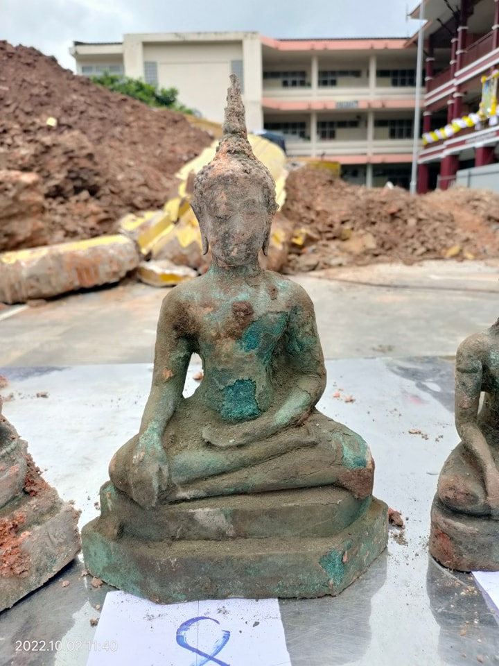พระธาตุถล่มกรุแตก