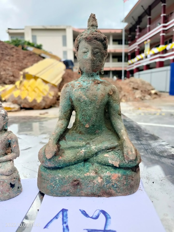 พระธาตุถล่มกรุแตก