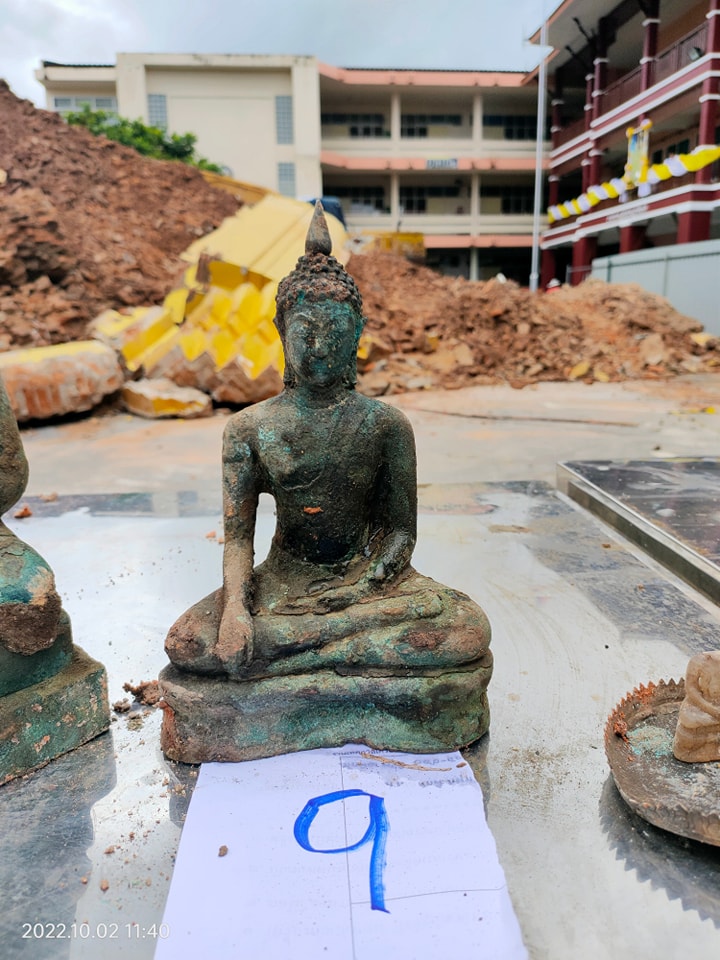 พระธาตุถล่มกรุแตก