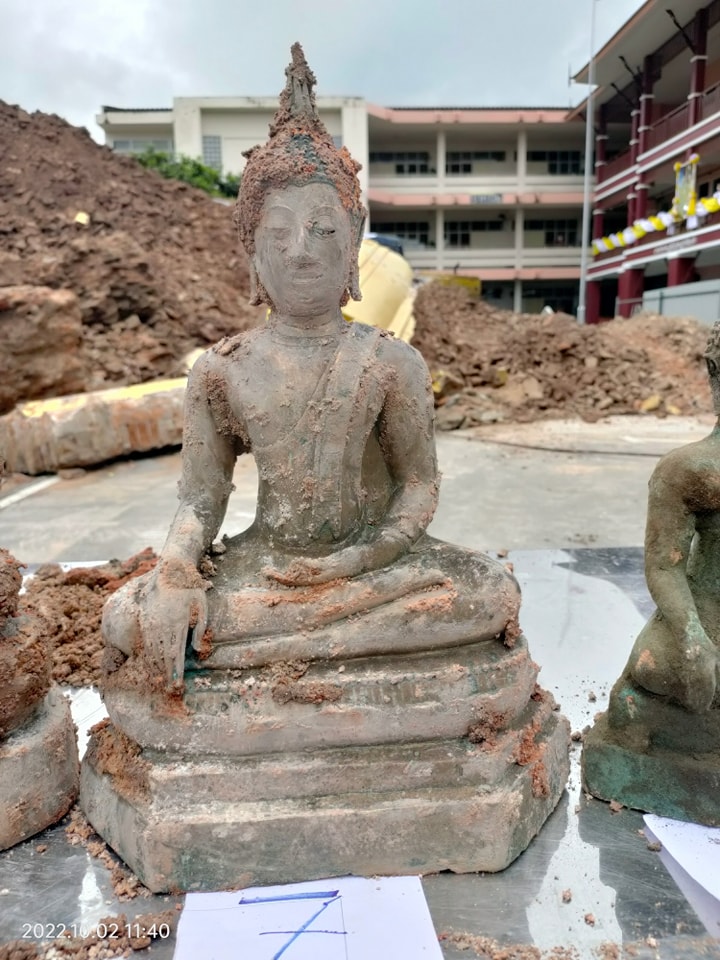 พระธาตุถล่มกรุแตก