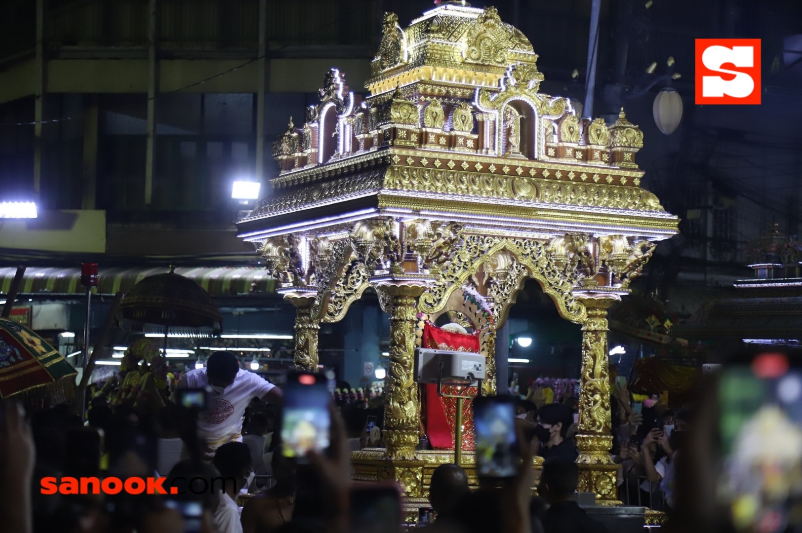 บรรยากาศงานนวราตรี ขบวนแห่ประเพณีวันวิชัยทัสมิ  วัดแขก สีลม