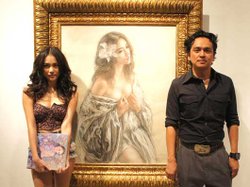 สวยเริศ แถมใจบุญ กิ๊บซี่ สละเวลาเป็นแบบ วาดภาพ ช่วยน้องหูดับ