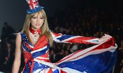 นึกว่านางฟ้า! เทย์เลอร์ สวิฟท์ สวยใสสะกดใจบนเวที Victoria's Secret