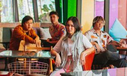 สายมูต้องฟัง! “TELEx TELEXs” ชวนฟังเพลงใหม่ใช้ตามหารักแท้ “ดวงดวงดวง”