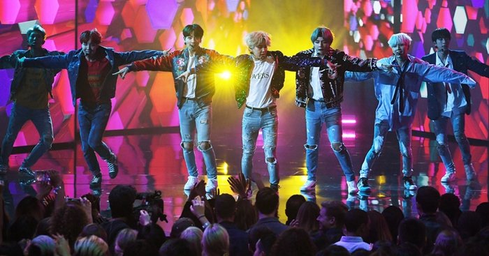 BTS บอยแบนด์เกาหลีวงแรก บนเวที American Music Awards