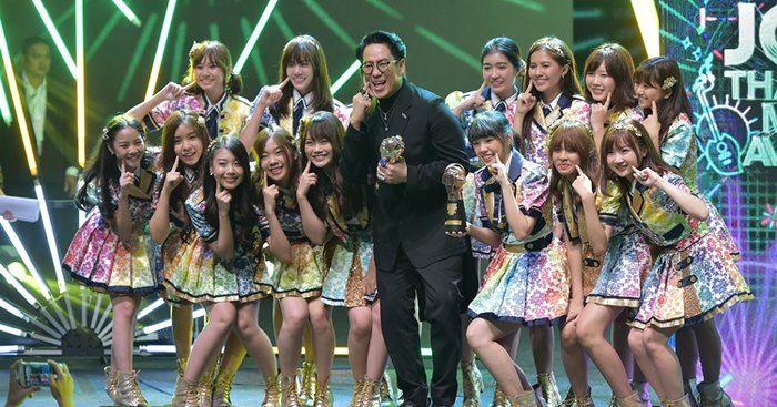 ฟินไปอีก! เมื่อเหล่าศิลปินขอร่วมเฟรมกับ BNK48 ในงาน JOOX Awards 2018