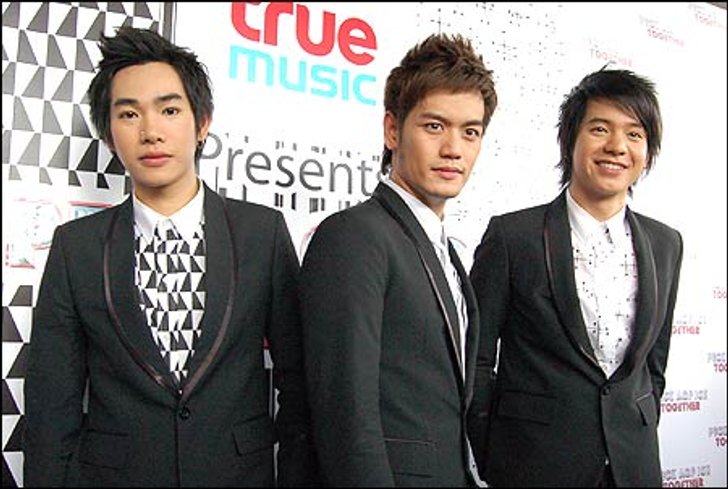 โดนแซวชมรมนักร้องสาว เป๊ก-อ๊อฟ-ไอซ์ ทั้งขำทั้งเครียด!