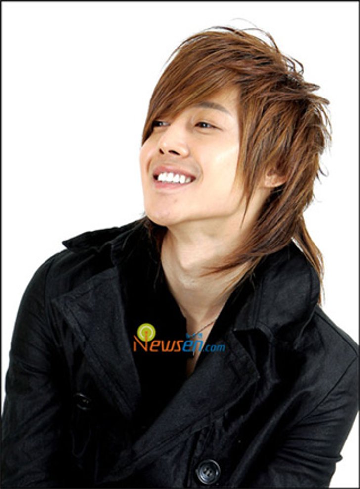 ฮยอนจุง ( SS501 ) บาดเจ็บที่ขาขวา ขณะซ้อมเต้น