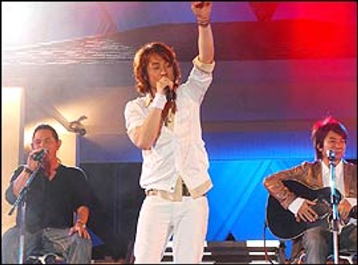 รักล้นหาด ใน Cool Music Fest Love Maker by am :pm Live in Hua-Hin