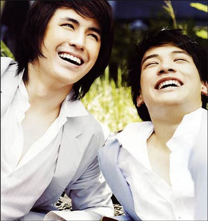 รุจ ขำก๊าก โดนแซวคู่เกย์ บี้ ถ่ายสวีทลงนิตยสาร