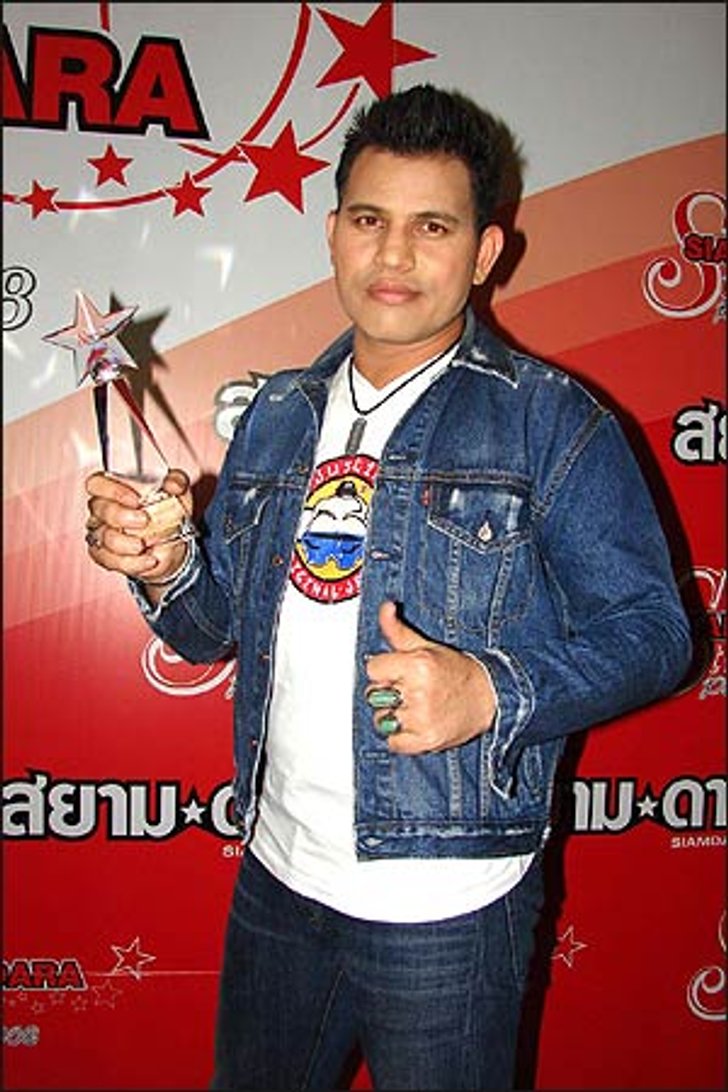 บ่าววี ยิ้มรับปีทอง กวาด 5 รางวัล จาก 3 สถาบัน