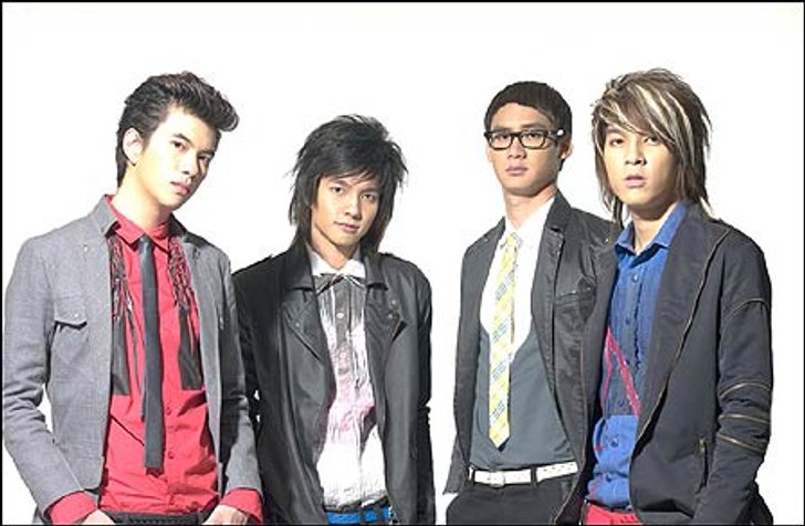 รับเทศกาลลอยกระทง! ชวนมาเกี่ยวก้อย 5 หนุ่ม Black Vanilla ทำกระทงกับชาว Sanook!