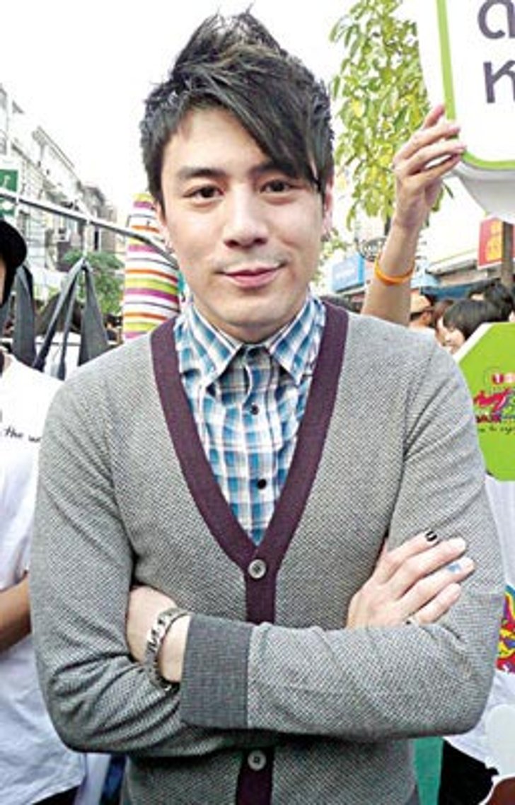 โดม เพียรง้อ พลอย แต่ฝ่ายหญิงให้ได้แค่กิ๊ก