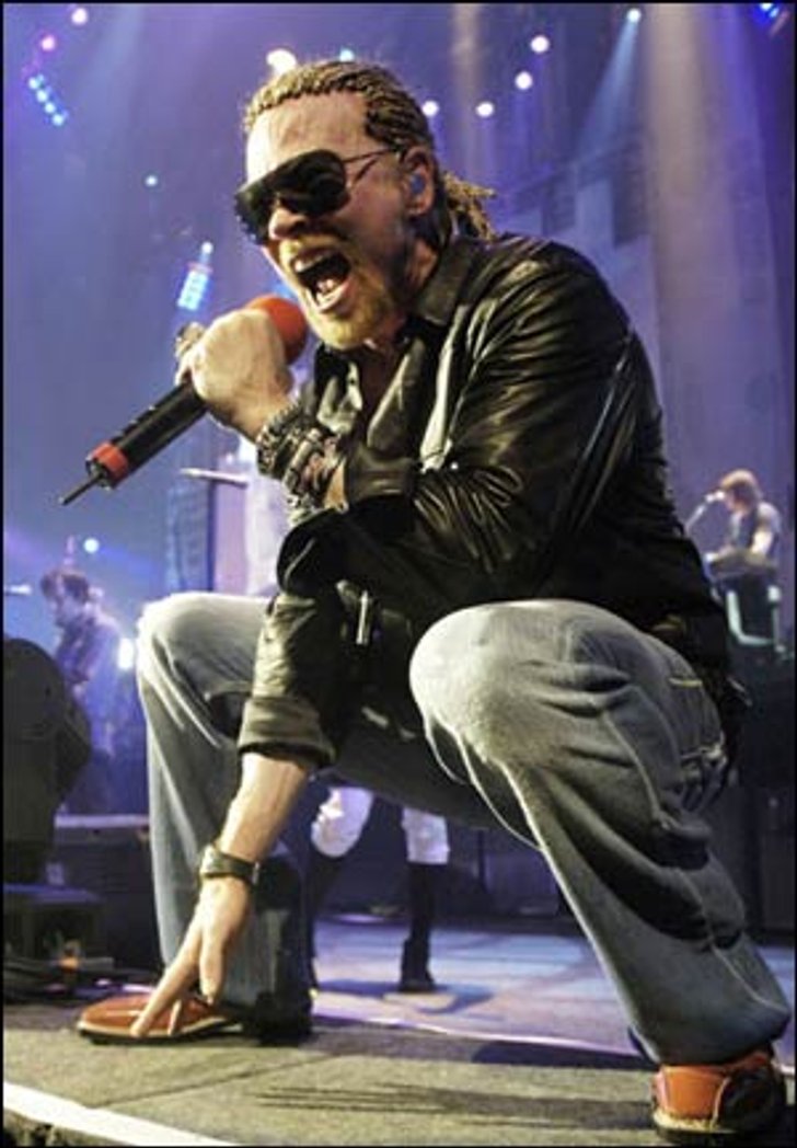 อัลบั้มใหม่ Guns N' Roses โดนแบนไม่เลี้ยงในจีน เพราะชื่ออัลบั้มเป็นเหตุ!