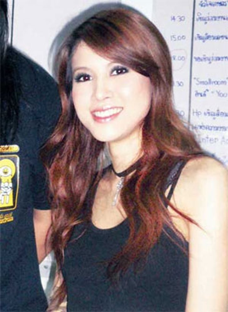 นุช โต้ข่าว ตกอับ-ติดยา หวั่น พ่อ ป่วยเป็นมะเร็งเครียด