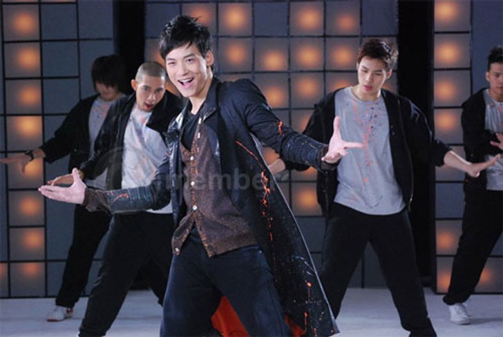 บี้ โชว์ท่าเต้นใหม่ ลง MV Wait a Minute