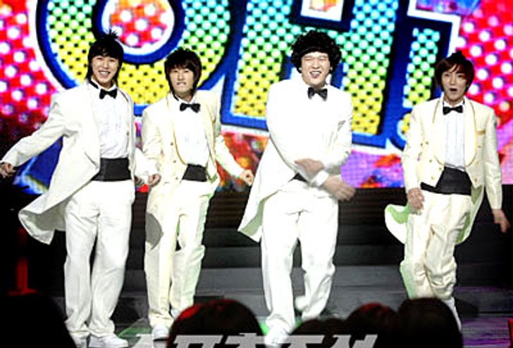 เวทีเดือด! BIGBANG, SJ, SHINee, SS501, SNSD ฯลฯ ร่วมโชว์ฉลองปีใหม่