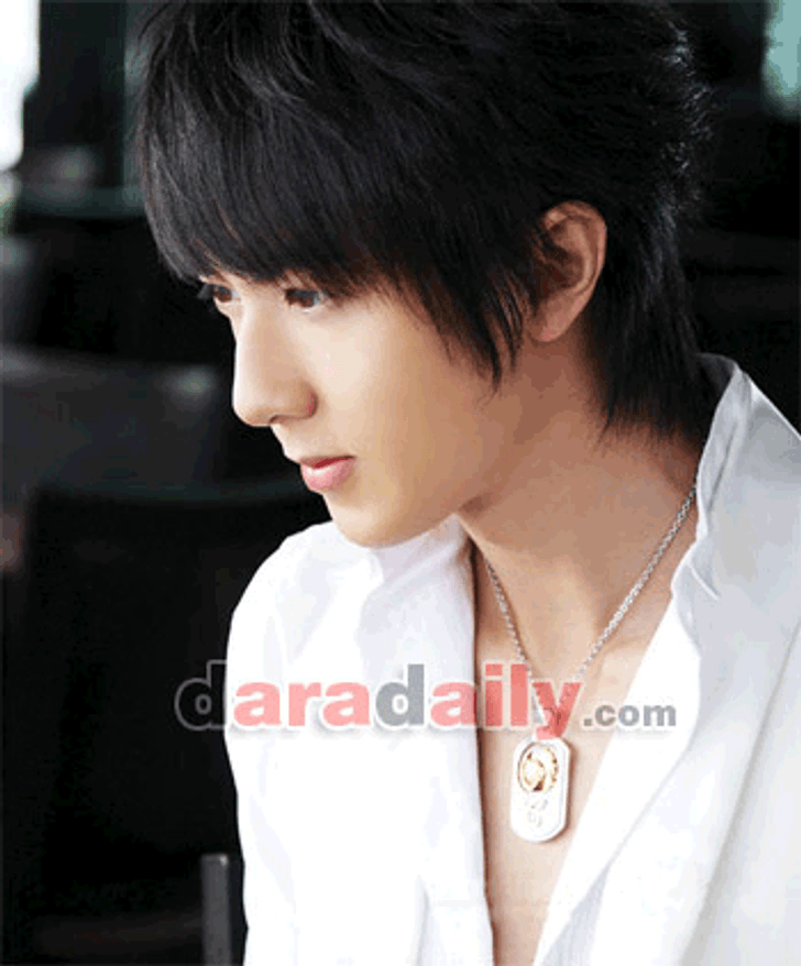 อู๋จุน สนุกกับการตีกลองจนเจ็บตัว