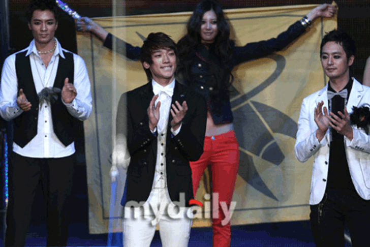เรน เตรียมโชว์ผลงานดีไซเนอร์ แฟชั่นโชว์ต่างแดนครั้งแรกที่ฮ่องกง