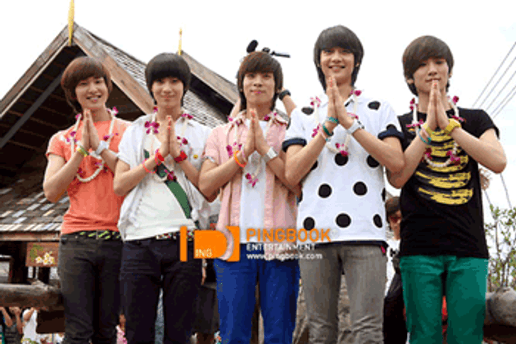 ชายนี่ (SHINee) ทัวร์ตลาดน้ำสี่ภาค ฉลองงาน Pattaya International Music Festival 2009