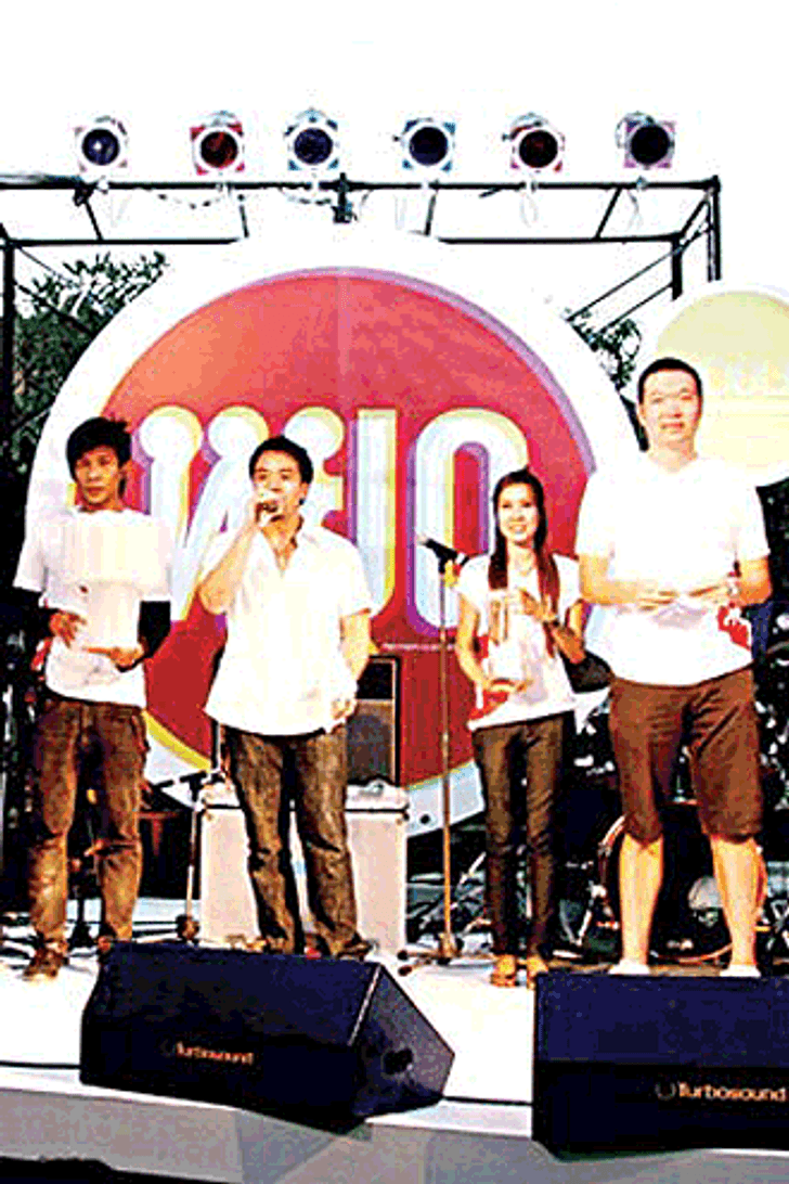 กรู๊ฟไรเดอร์ส ร่วมกิจกรรมโนเบิลไอดี โชว์คอนเสิร์ต หยุด..ความรักทั้งหัวใจ