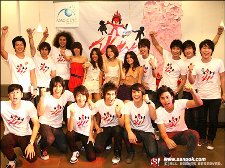 แฟนคลับซี้ดแฮปปี้ ร่วมกิจกรรม Seed Family Party กระทบไหล่ เกิร์ลลี่ เบอร์รี่