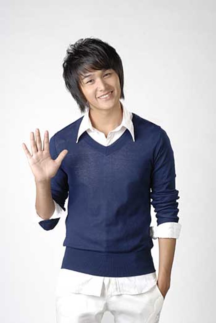 เตชินท์ ชวนแฟนๆ เกี่ยวก้อย คล้องแขน แบบใกล้ชิด !!!