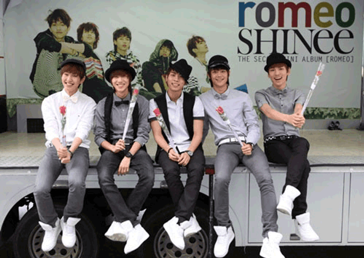 ชายนี่ (SHINee) เตรียมเปิดRomeo เดินสายแจกดอกกุหลาบในวัน Rose Day กลางกรุงโซล