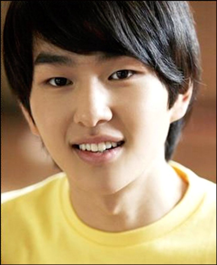 อนยู ( SHINee ) ได้รับบาดเจ็บ ส่งผลเลื่อนคัมแบ็ค 1-2 สัปดาห์