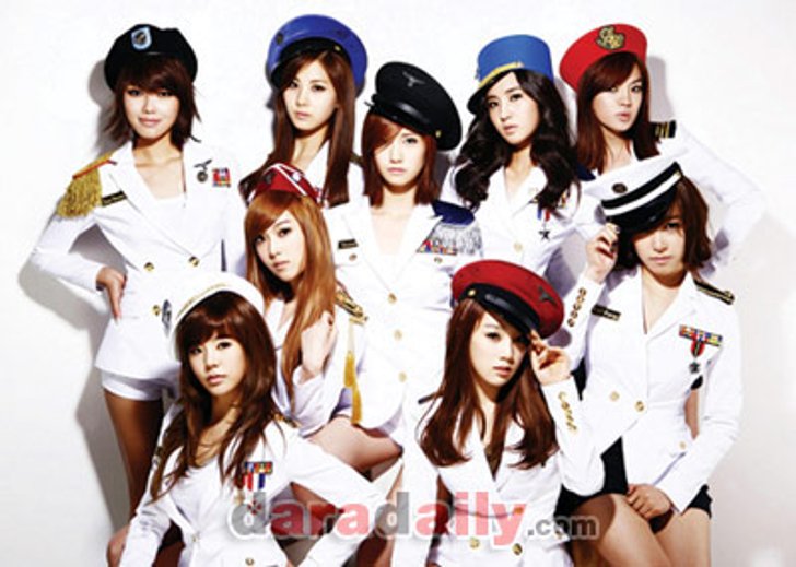 Girls Generation ปะทะ2NE1