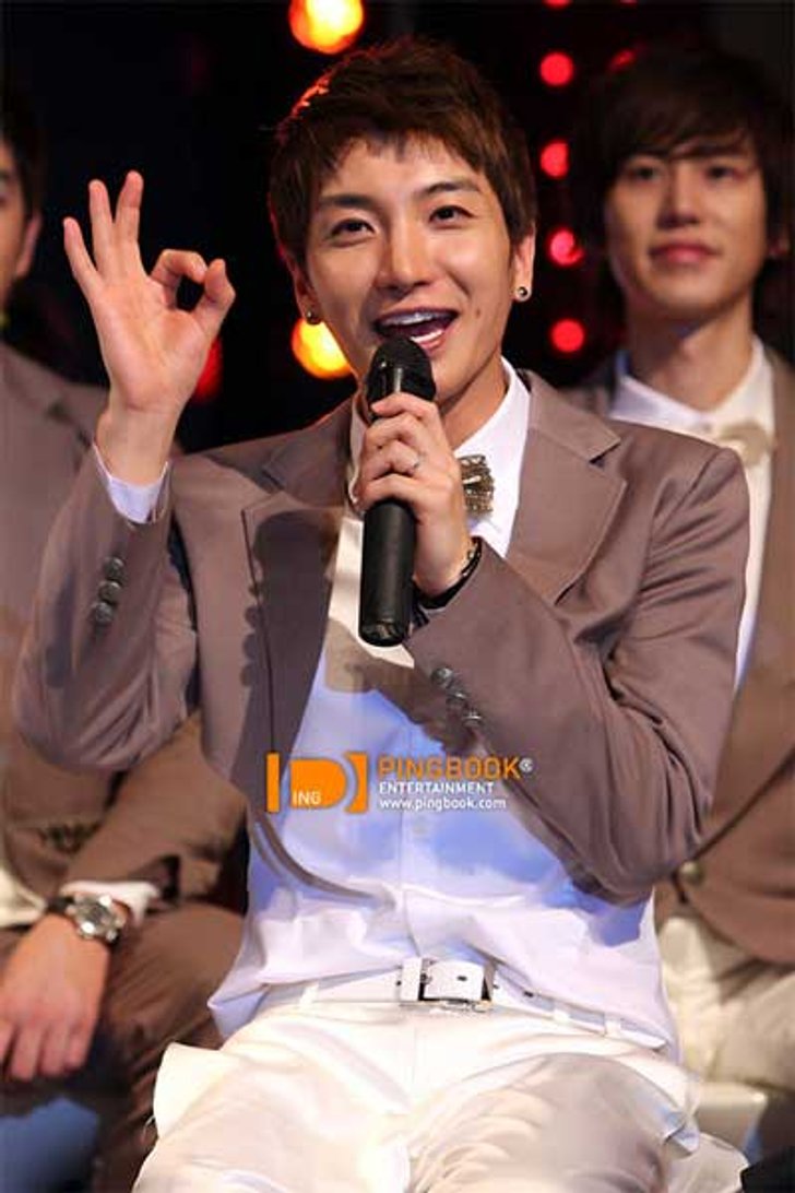 อีทึก แห่ง ซุปเปอร์จูเนียร์ เผย แทยอนเรียกผมว่า คุณลุง (อาจอชี)